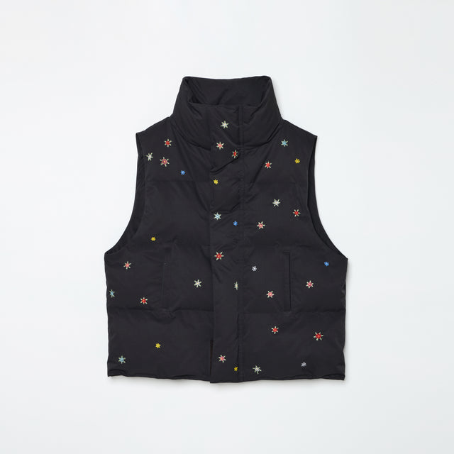 HAND GARDEN EMBROIDERY DOWN VEST -BLACK-